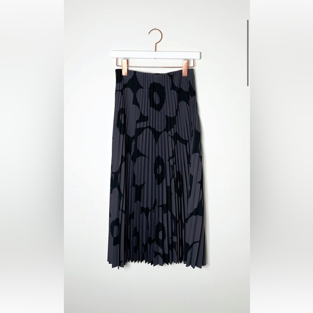 Dark grey/black midi skirt